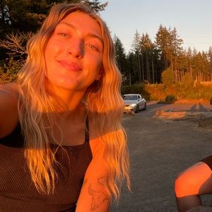 Meet your Posher, Lauren